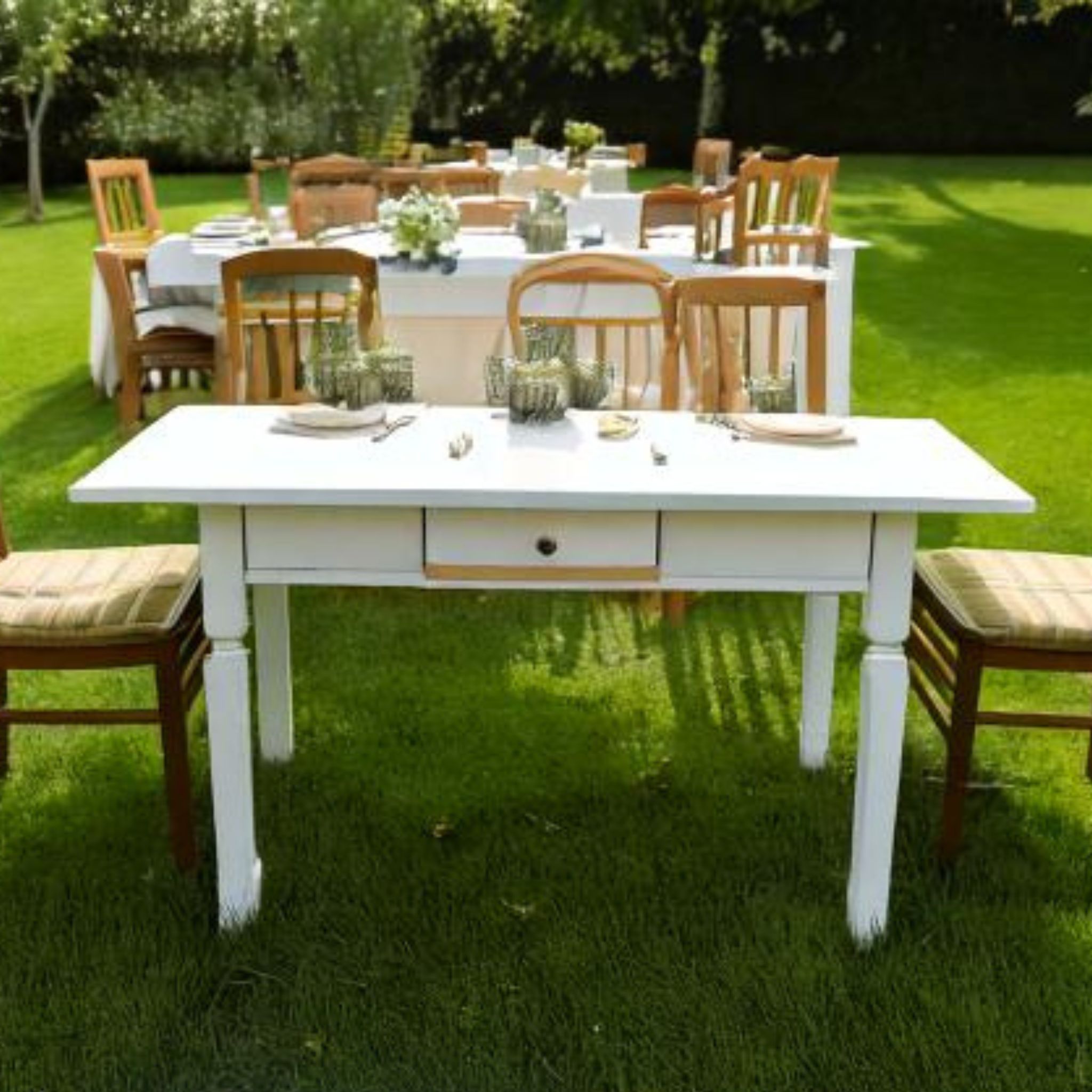 tavolo stile country con cassetto