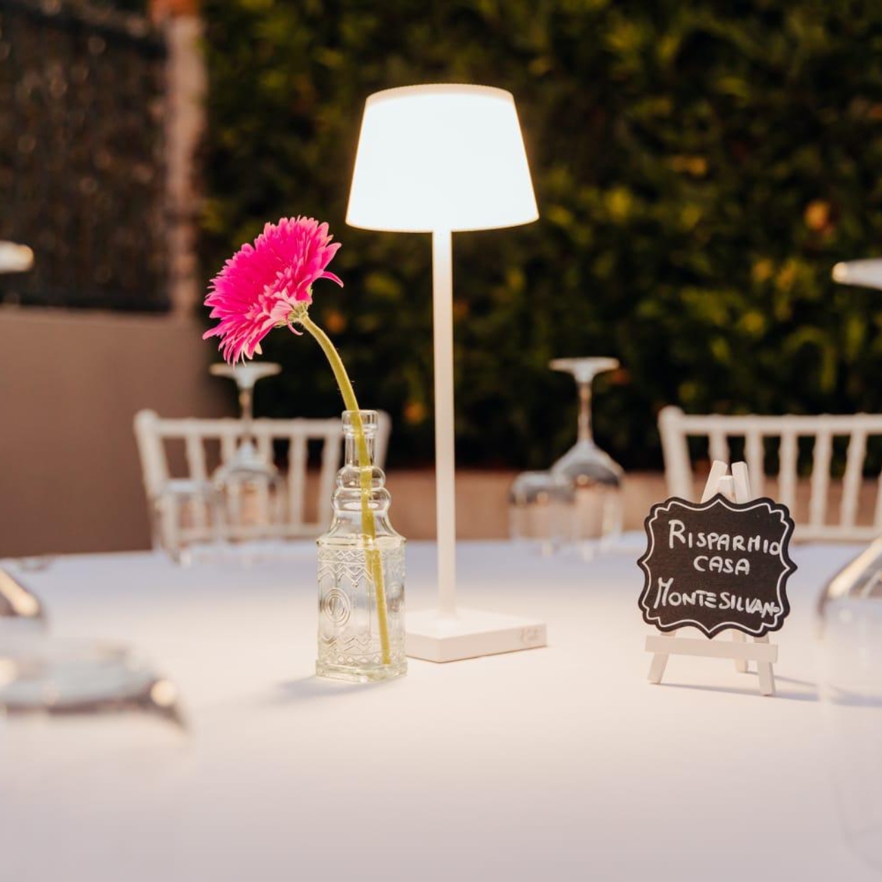 complemento arredo-lampada sul tavolo